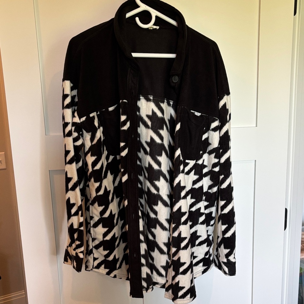 Maurice’s houndstooth fleece shacket